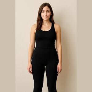 Lululemon Women’s In Movement Tight 25” Everlux Size 4 Black‎ Activewear